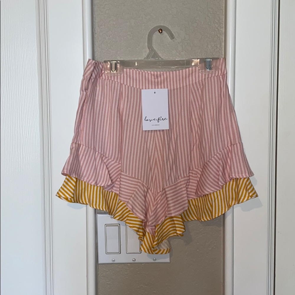 🌟Last Day on Posh🌟 Striped Ruffled Shorts